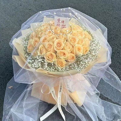玉林52朵香槟玫瑰满天星，你就是我的全部